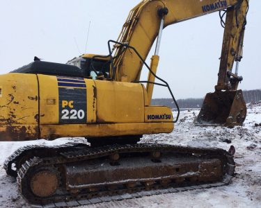 Гусеничный экскаватор Komatsu-PC 220